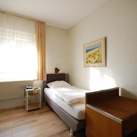 Hotel Haus Isenburg Neu-Isenburg Buitenkant foto