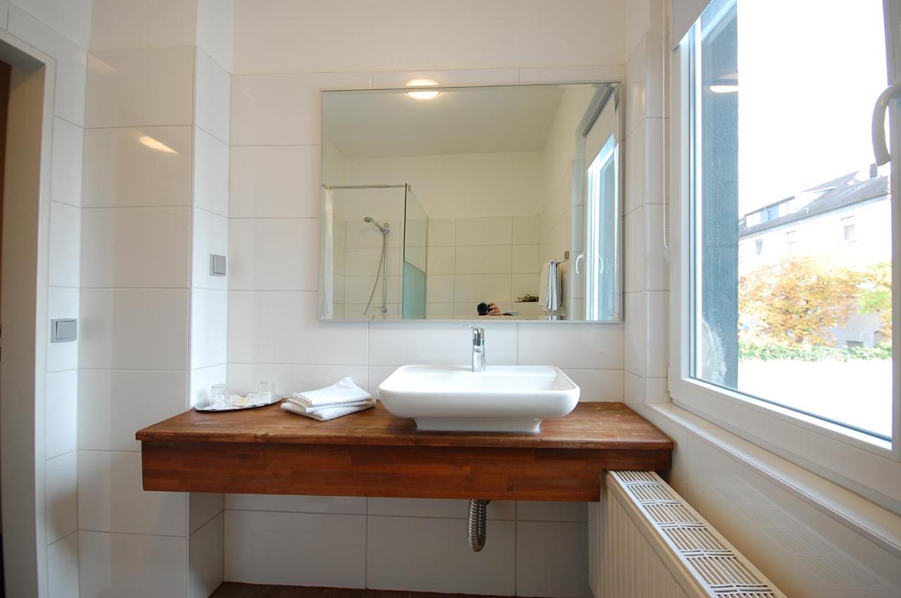 Hotel Haus Isenburg Neu-Isenburg Buitenkant foto