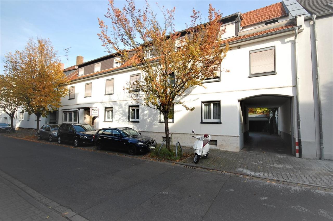Hotel Haus Isenburg Neu-Isenburg Buitenkant foto