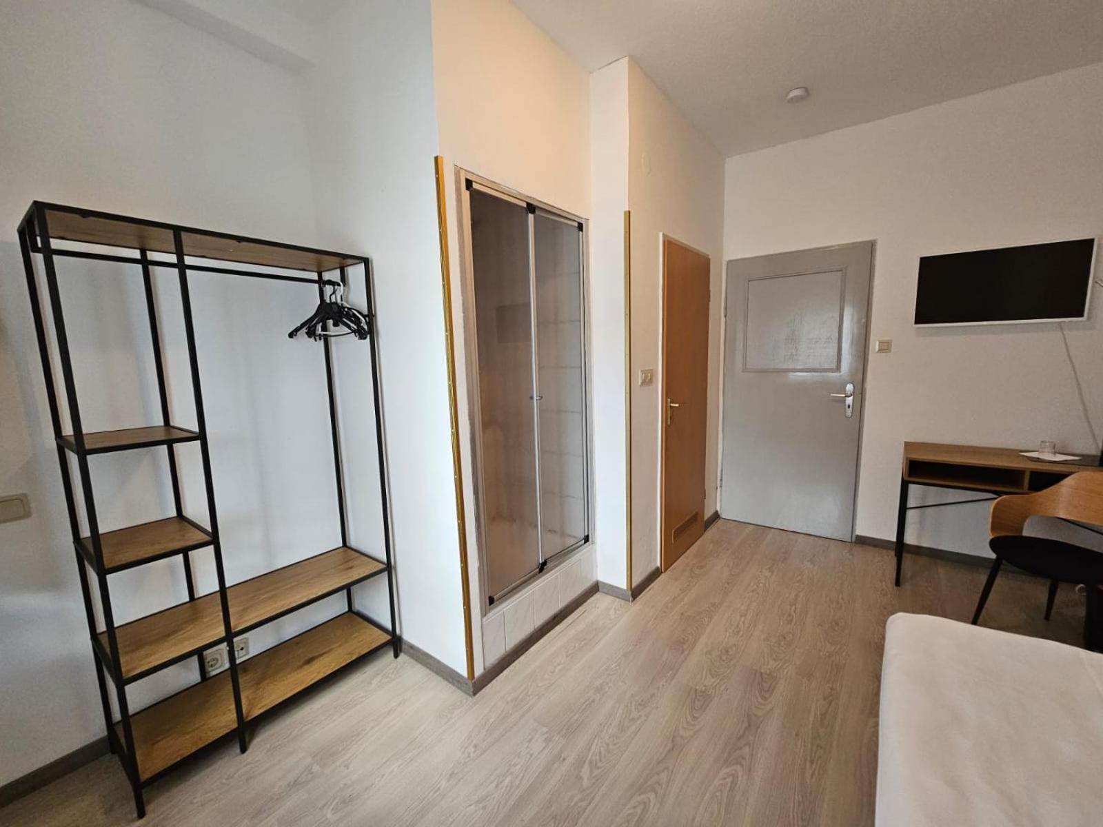 Hotel Haus Isenburg Neu-Isenburg Buitenkant foto