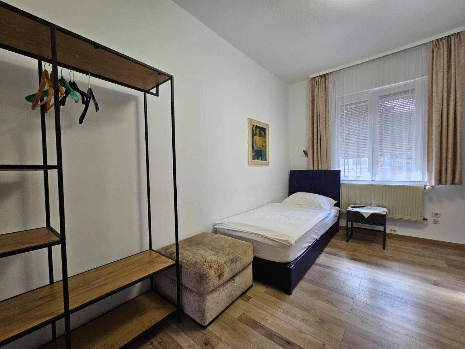 Hotel Haus Isenburg Neu-Isenburg Buitenkant foto